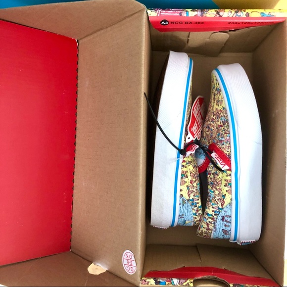 📌SOLD📌Vans X Where’s Waldo | Slip-Ons Limited Edition Sold Out Style Kids - Picture 11 of 13